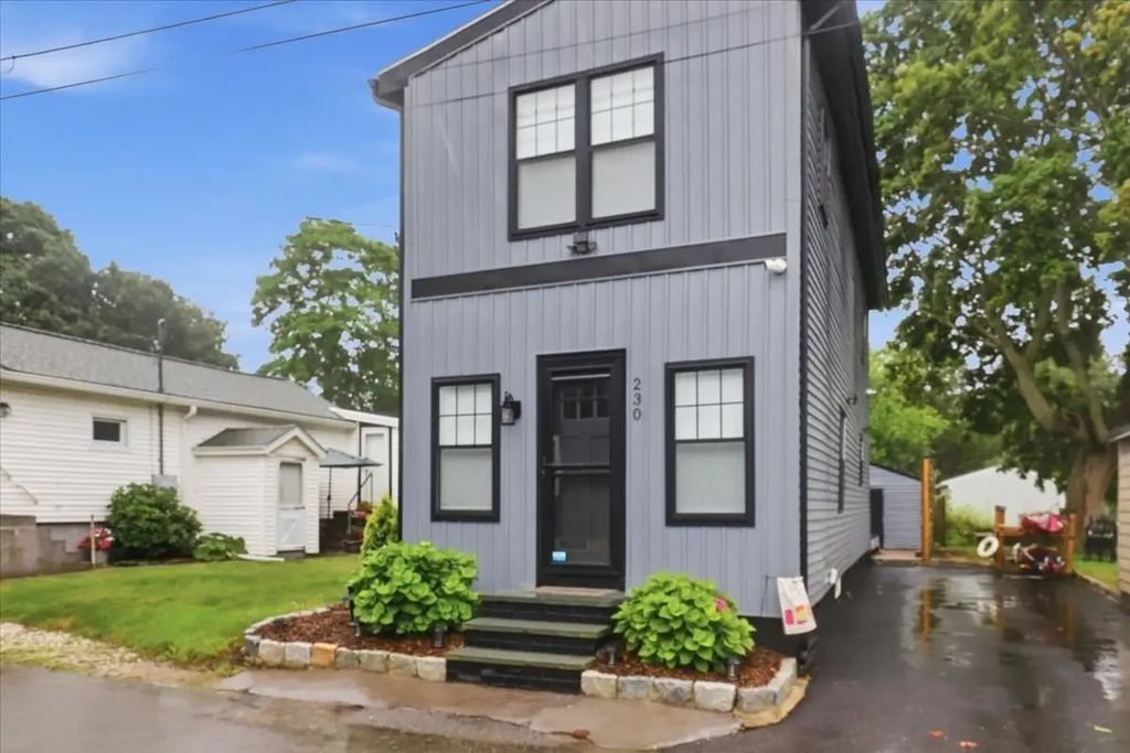 230 Cedar Ave, Portsmouth