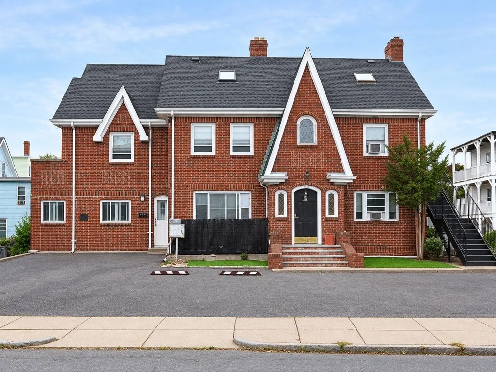 36 Saint Edward Rd #3, Boston