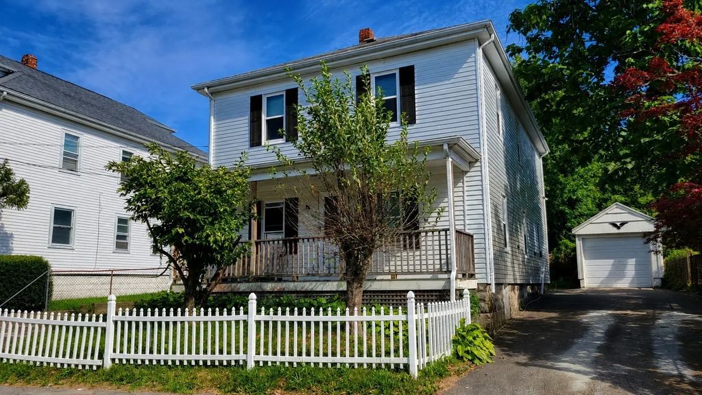 18 Peck Ave, Plymouth