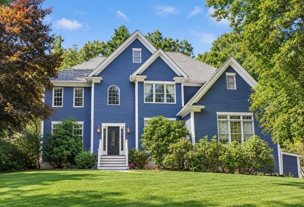 66 Poquanticut Ave, Easton