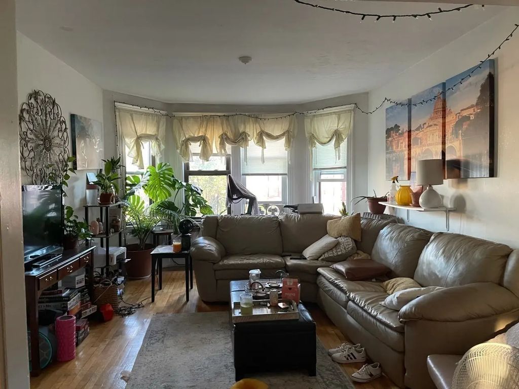 1343 Commonwealth Ave. #1, Boston