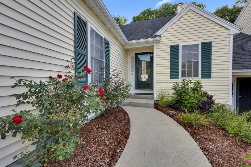 14 Millers Way #d, Sutton