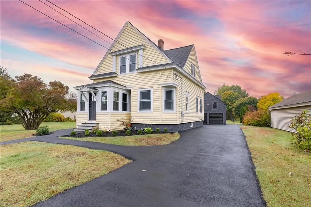 137 Hampshire Rd, Methuen