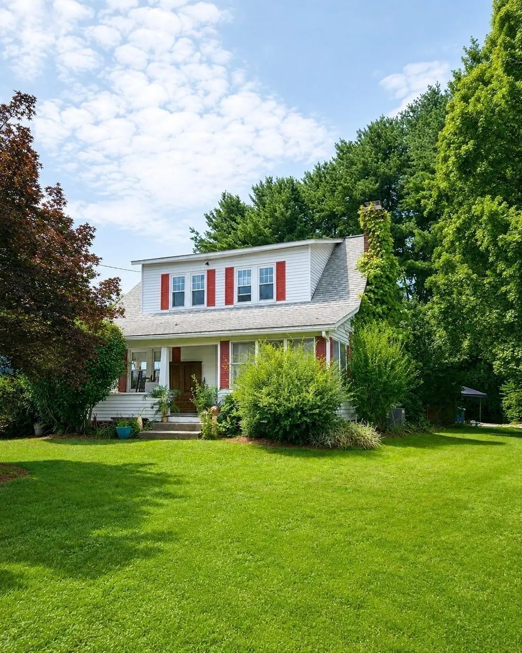 373 College Hwy, Southwick