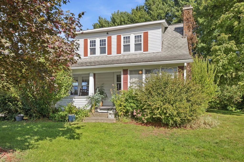373 College Hwy, Southwick
