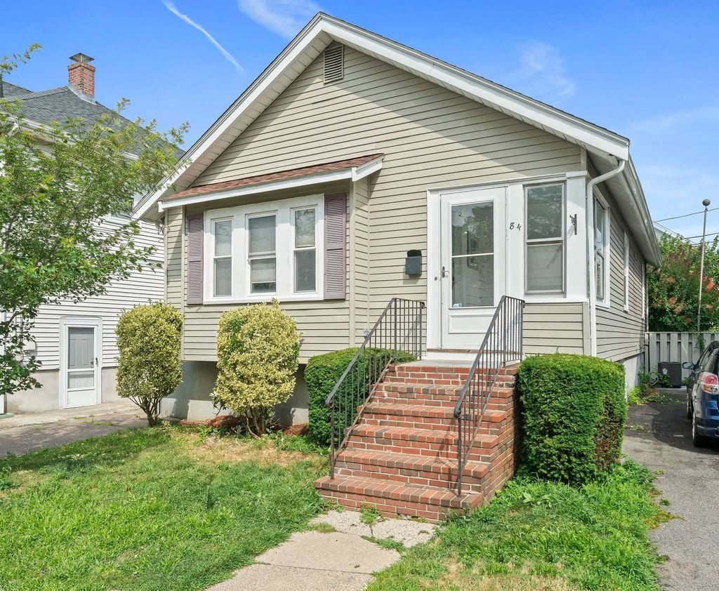84 Alstead Street, Quincy
