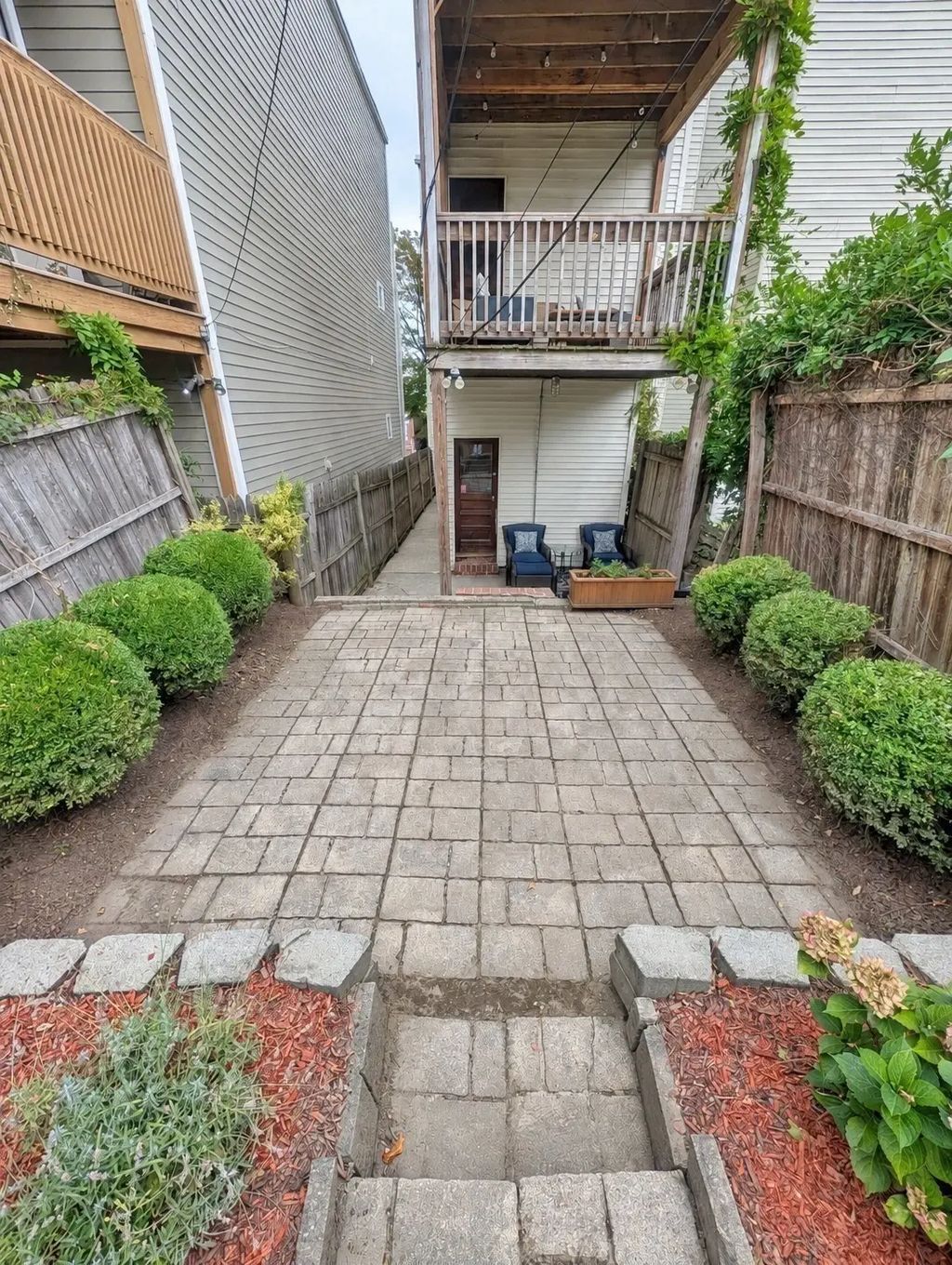 421 E 3rd St #1, Boston