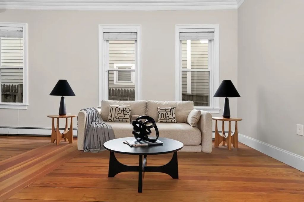 421 E 3rd St #1, Boston