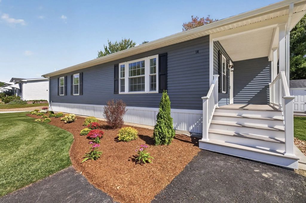 14 Amber Way, Raynham