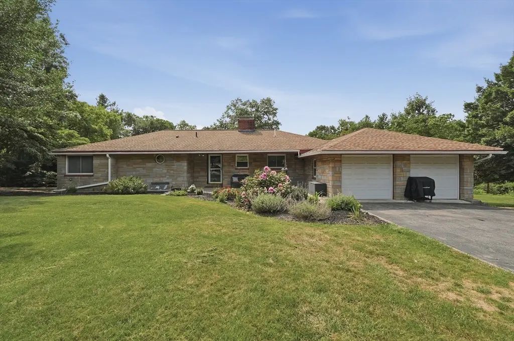 663 Orchard St, Raynham