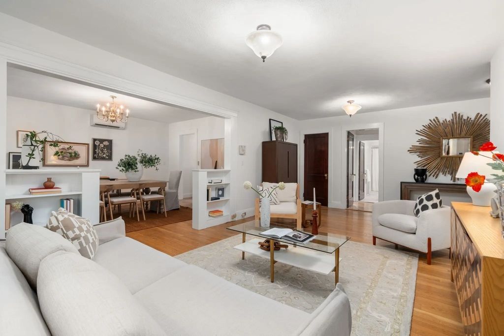 50 Lancaster Ter #2, Brookline