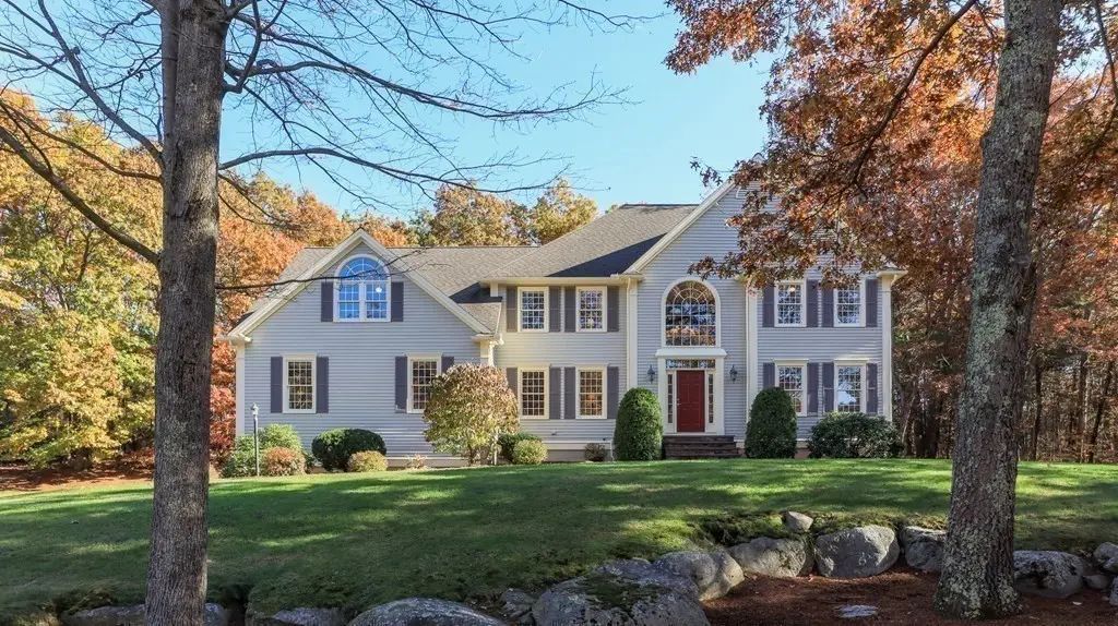 78 Duck Pond Dr, Groton