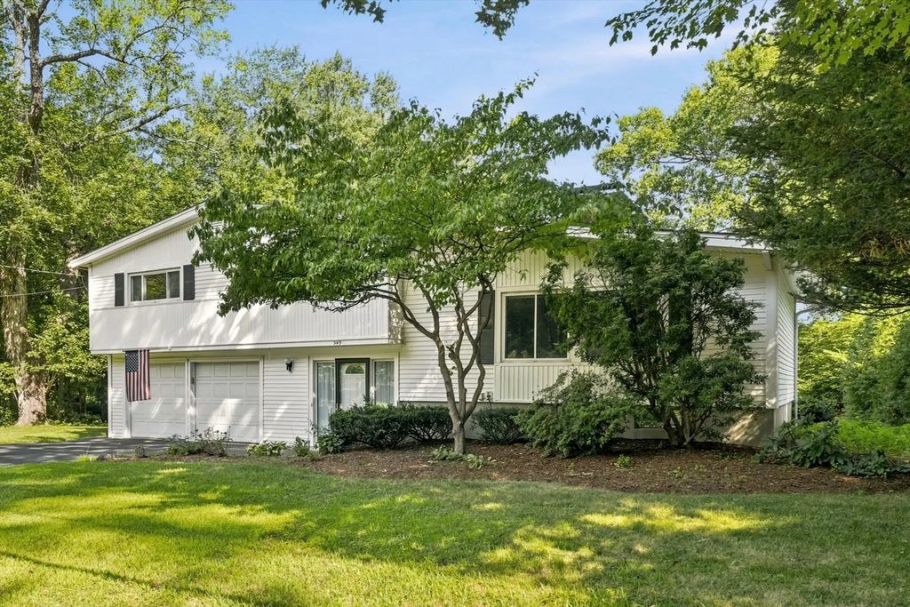 349 Pleasant Street, Framingham