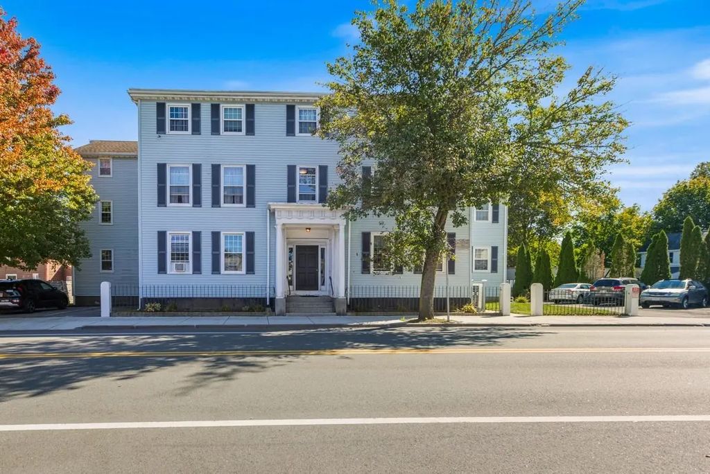 75 Cabot St #8, Beverly