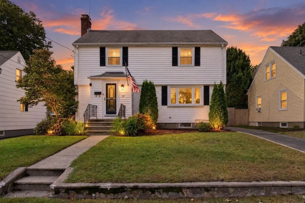 15 Maple Valley Rd, Lynn