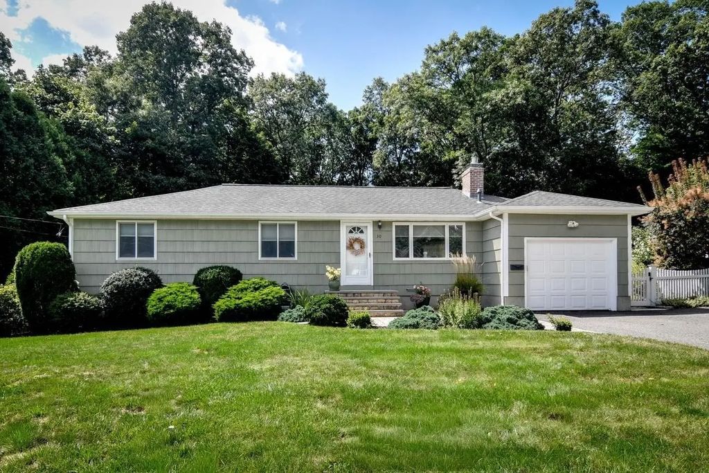 30 Lyman Road, Framingham