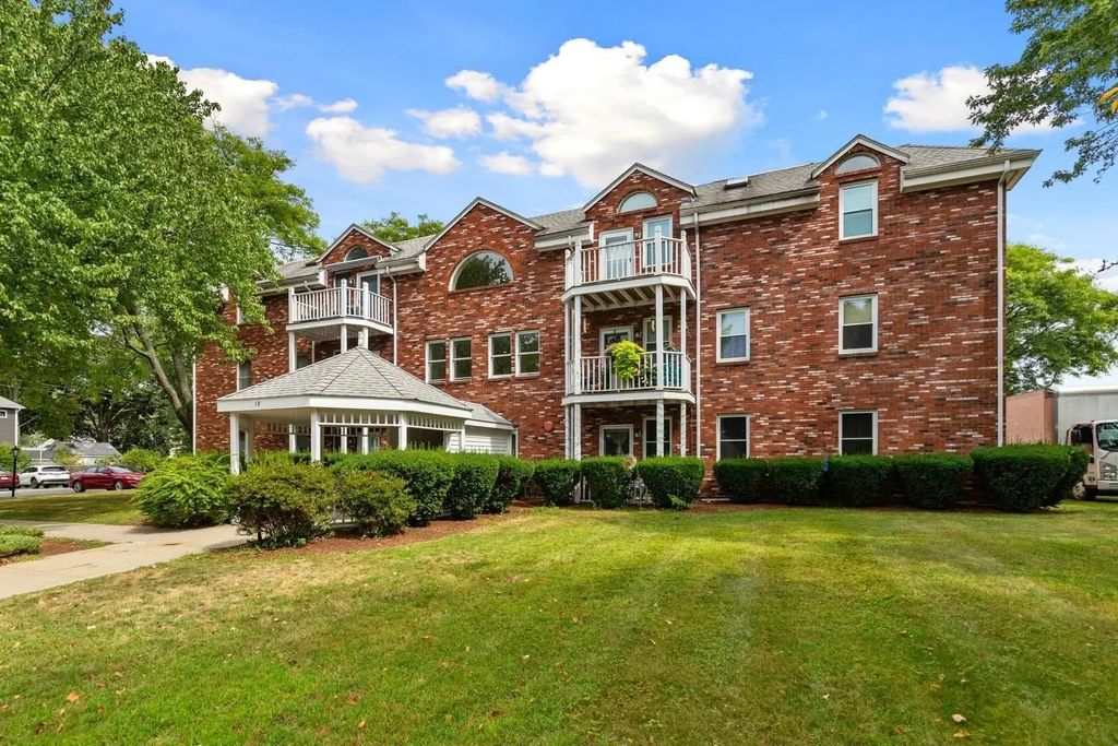 19 Paris St #203, Medford