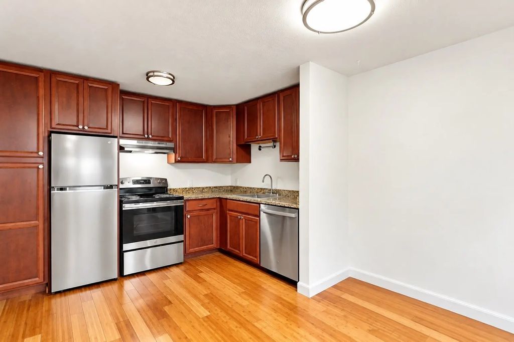 41 Warren St #b2, Waltham