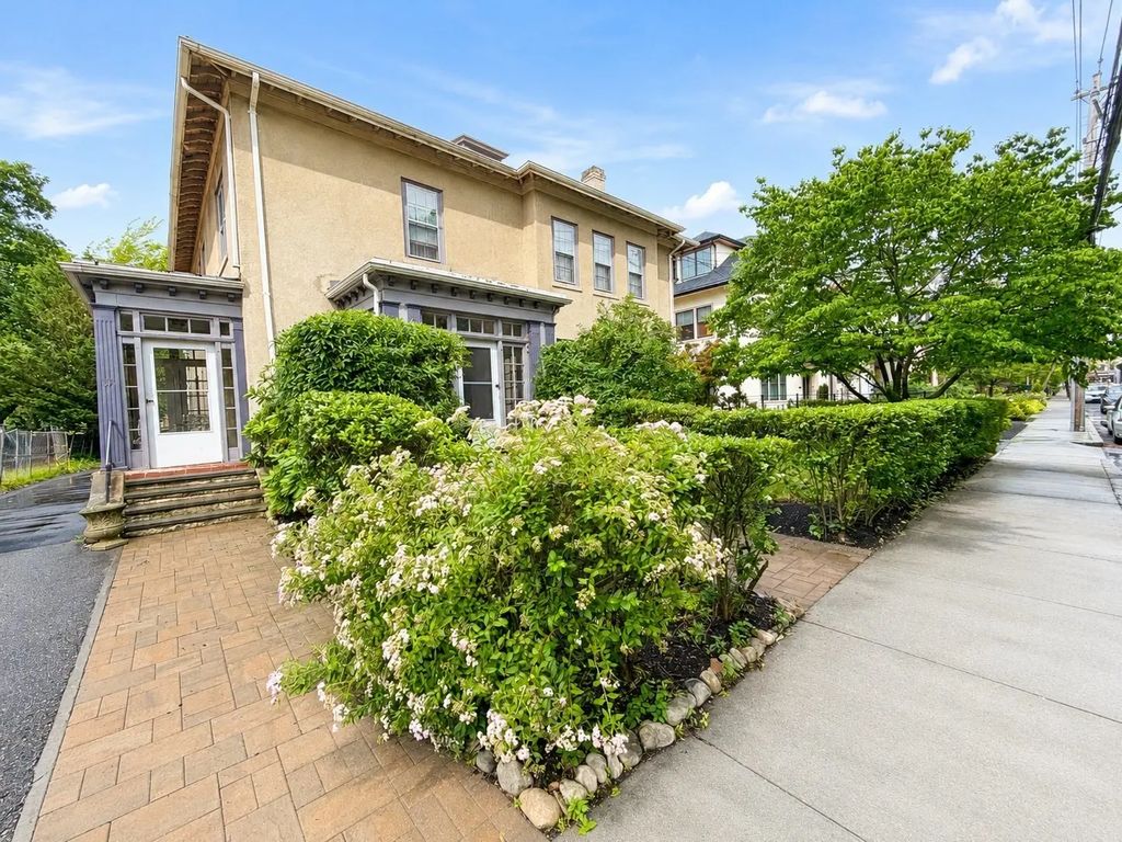 67 Green St #67, Brookline