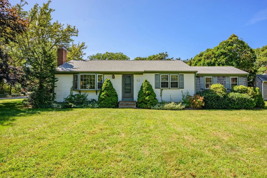 61 Laurel Rd, Barnstable
