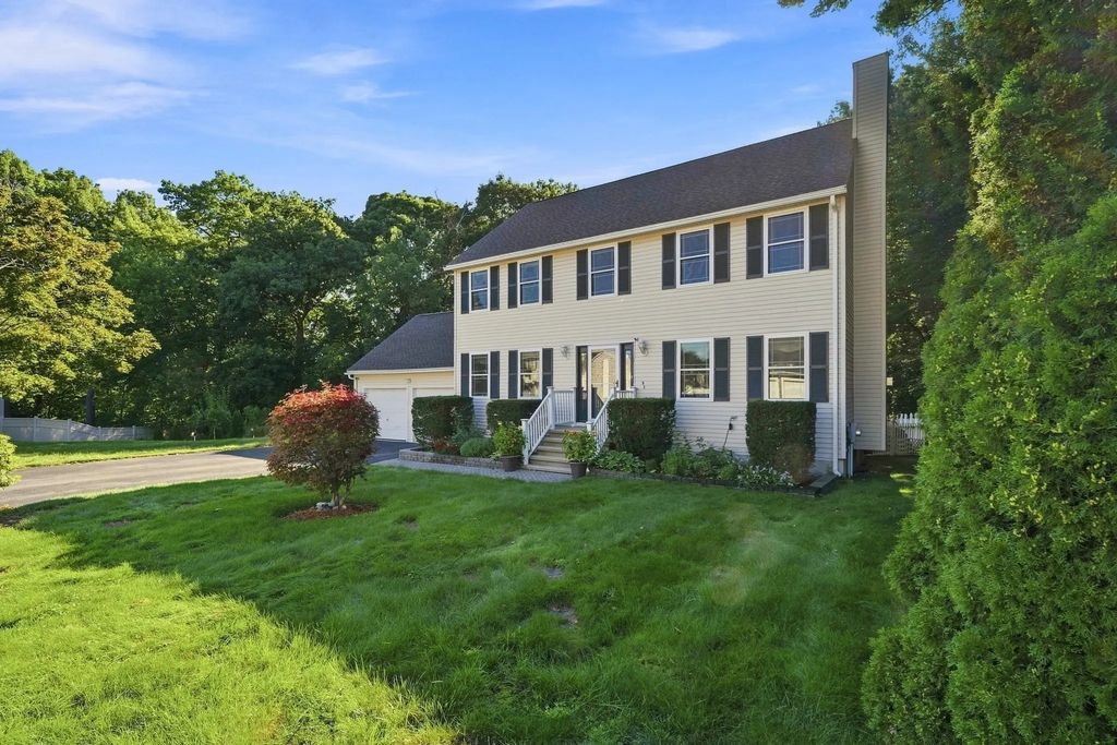 5 Lady Slipper Ln, Methuen