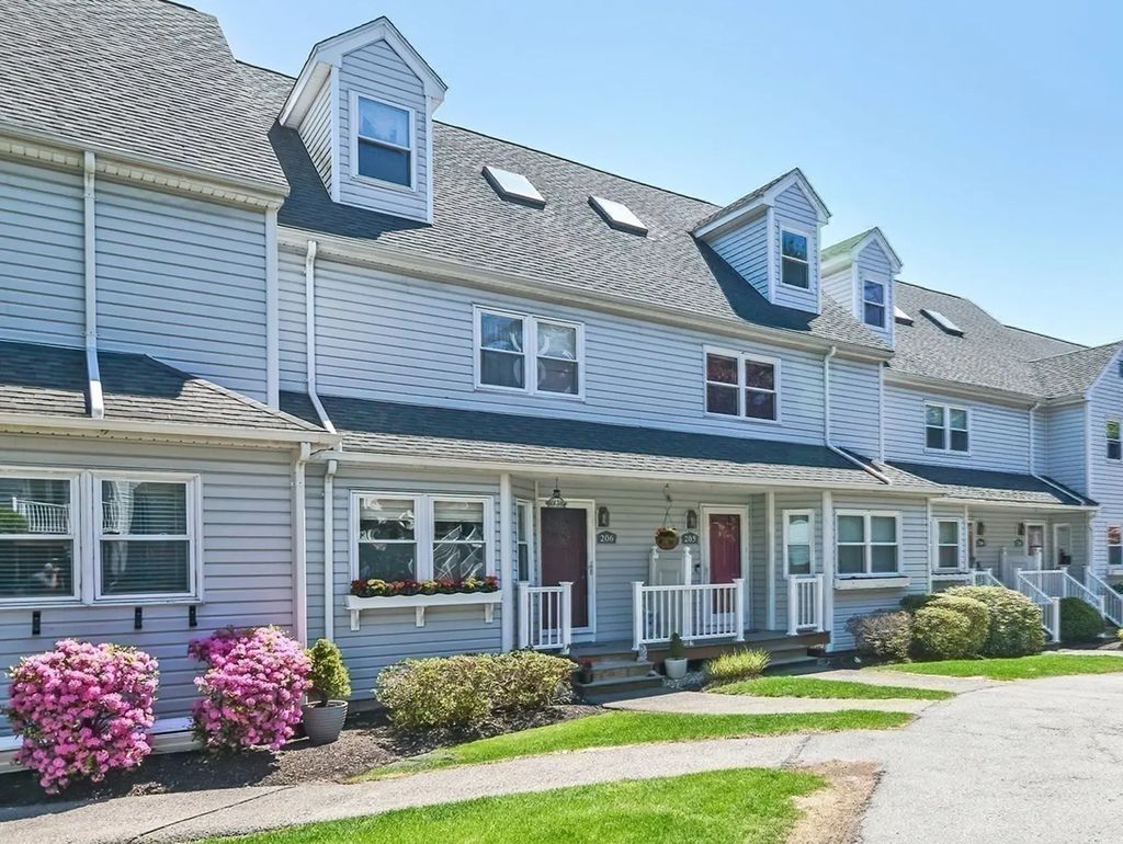 109 Salem St #205, Revere