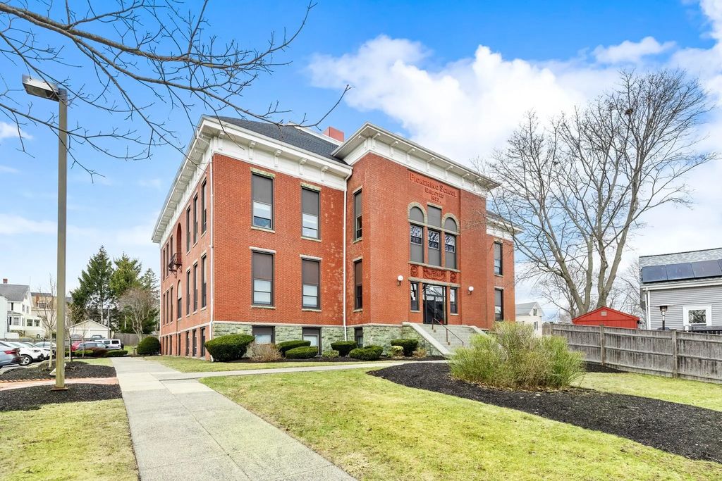 181 North St #105, Salem