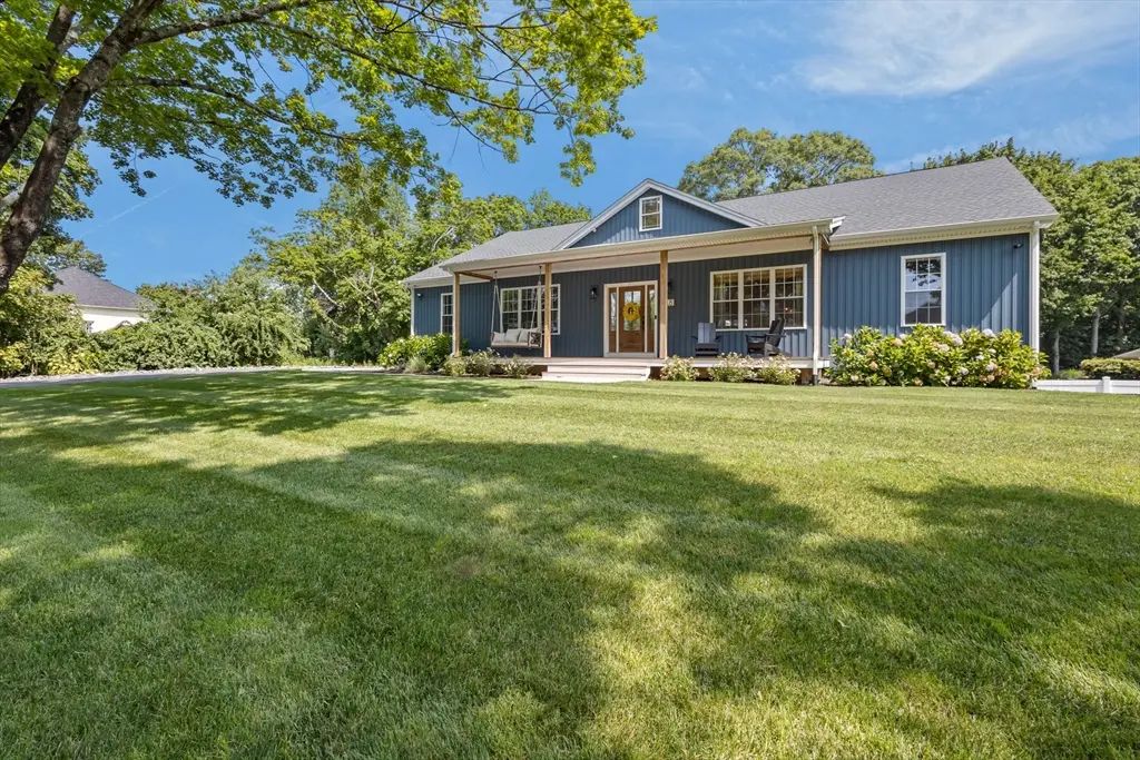 18 Willis Ave, Seekonk