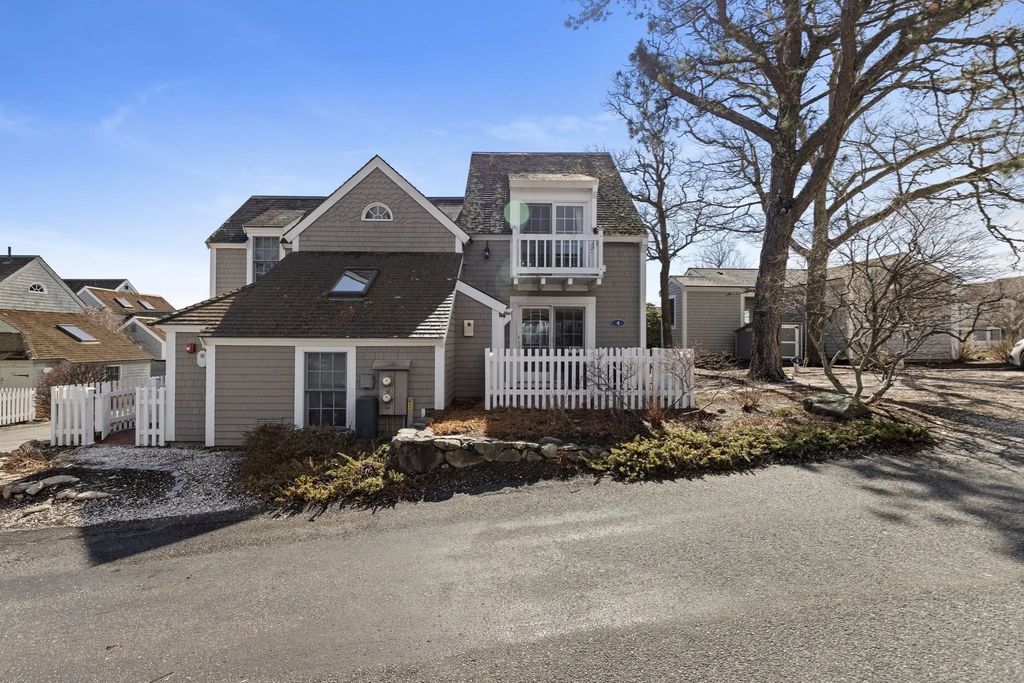 4 Hyannis Point Rd #4, Mashpee