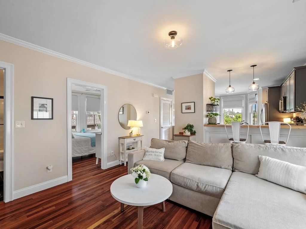 26 Village St #2, Marblehead
