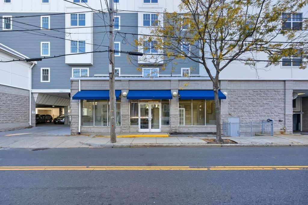 550 Pleasant Street ##109, Winthrop