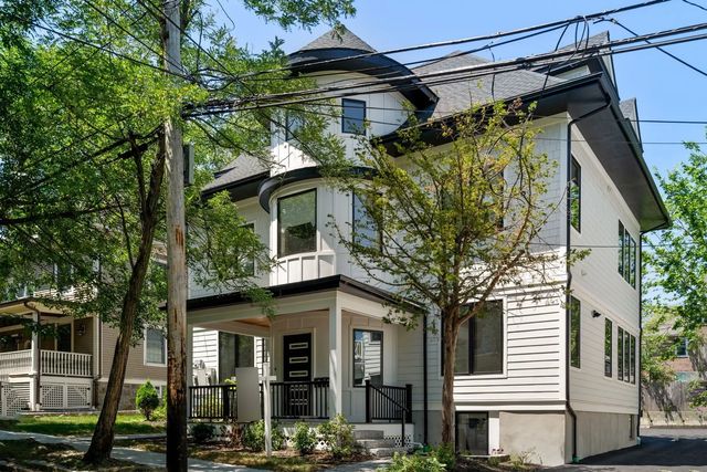 116 Thorndike St #1a, Brookline