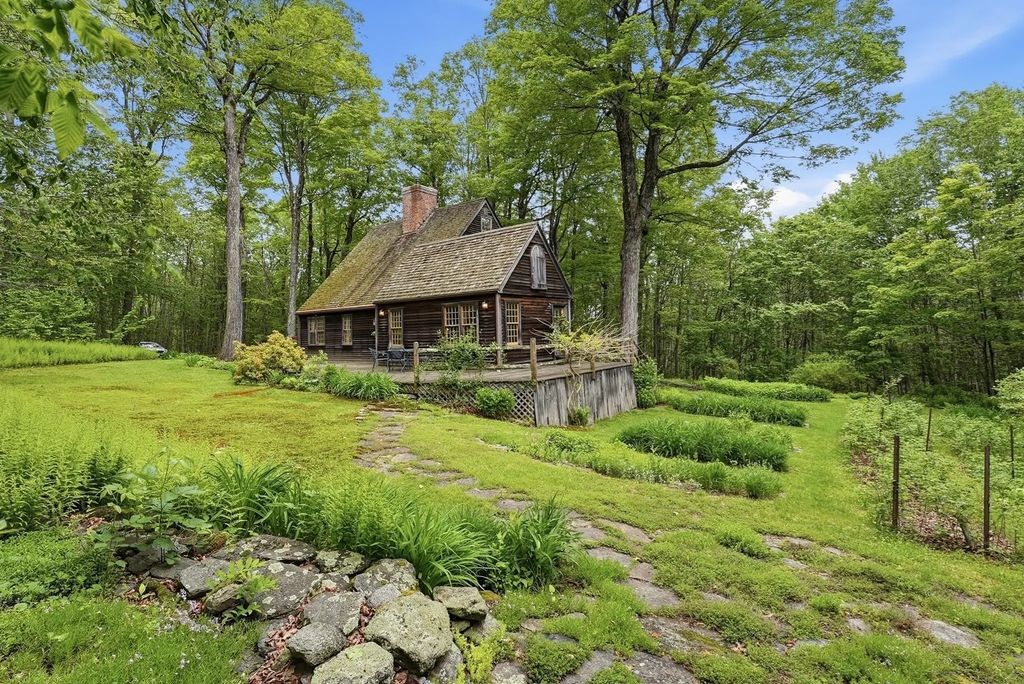 278 Ridge Rd, Worthington