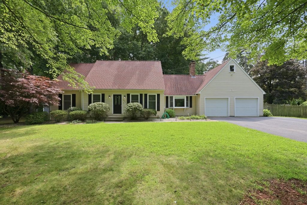 471 Porter Rd, East Longmeadow