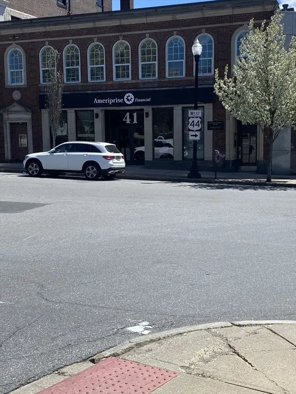 41 Taunton Green #b, Taunton