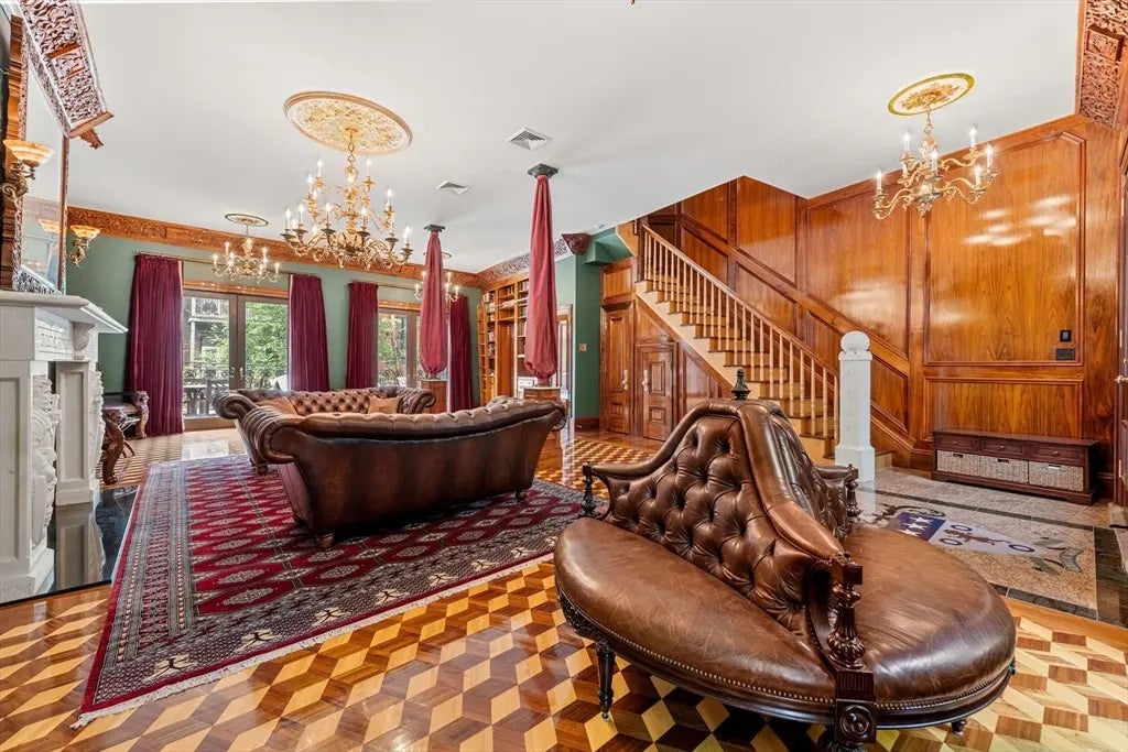 218 W Springfield Street, Boston