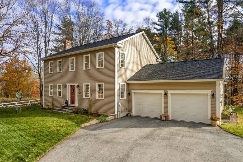28 Allen Rd, Sturbridge