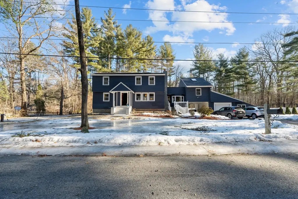 12 Trotting Pk Rd, Tyngsborough