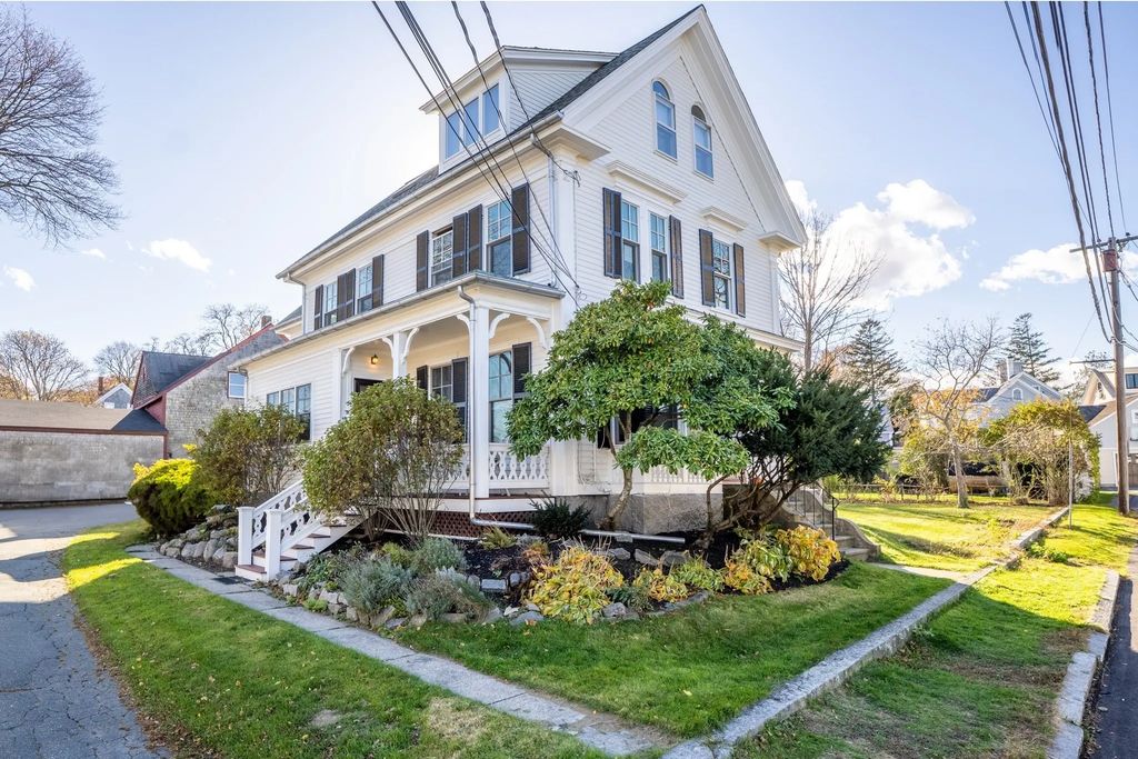 13 Broadway Avenue #1, Rockport