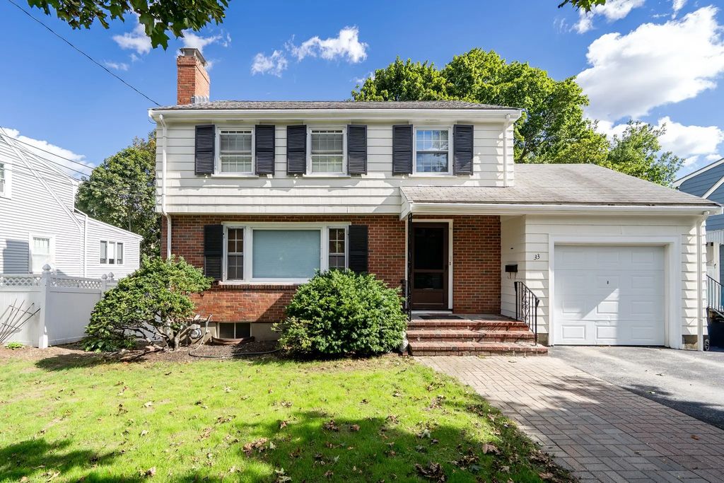 33 Stowecroft Rd, Arlington