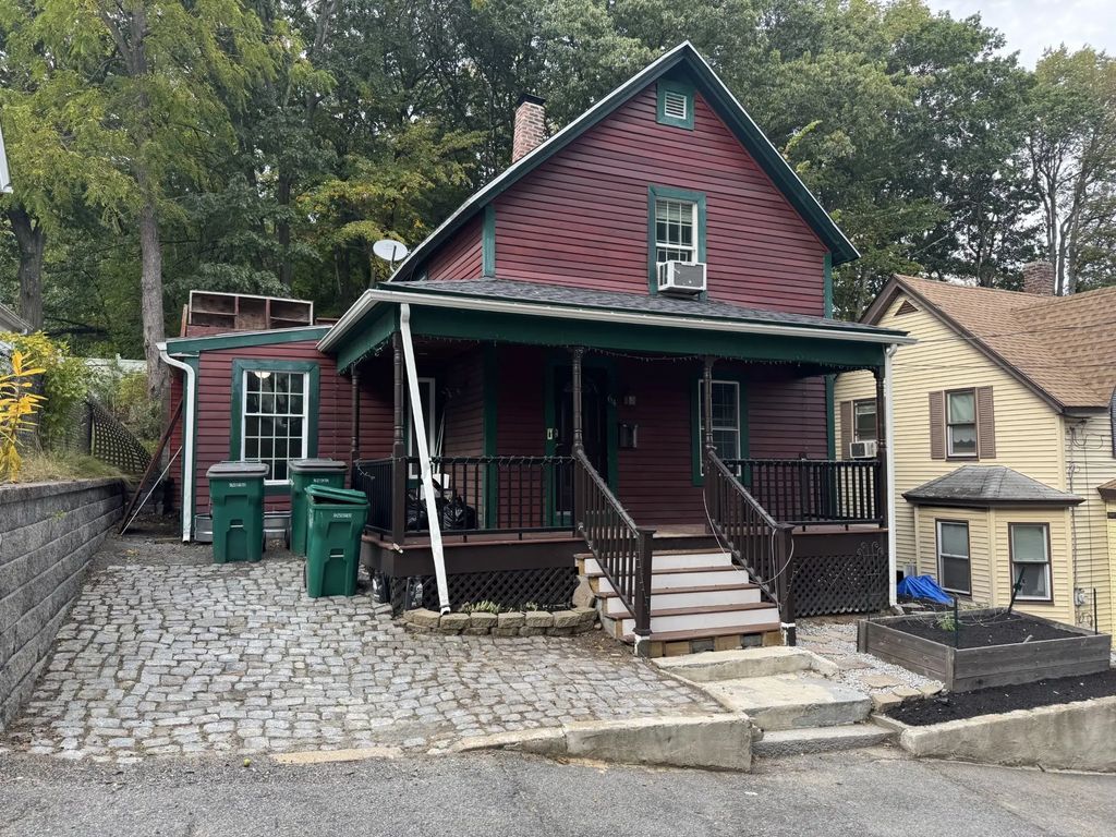 64 Mayland St, Fitchburg