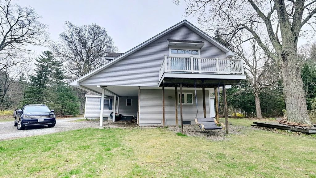 32 Acton Rd, Westford