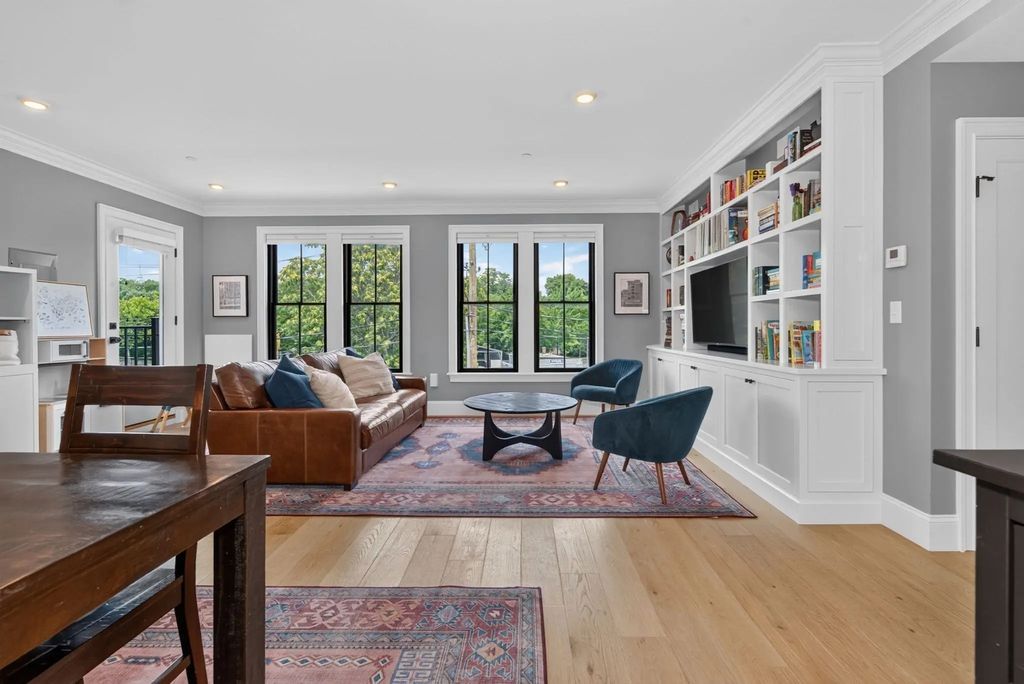 120 Brookside Ave #302, Boston