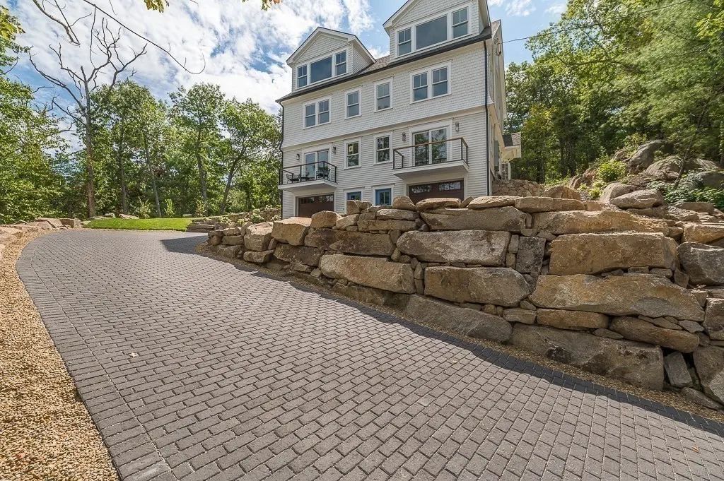 5 Samoset Rd #b, Gloucester