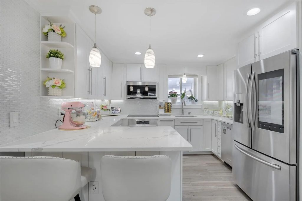8 Royal Dane Dr #68, Marshfield