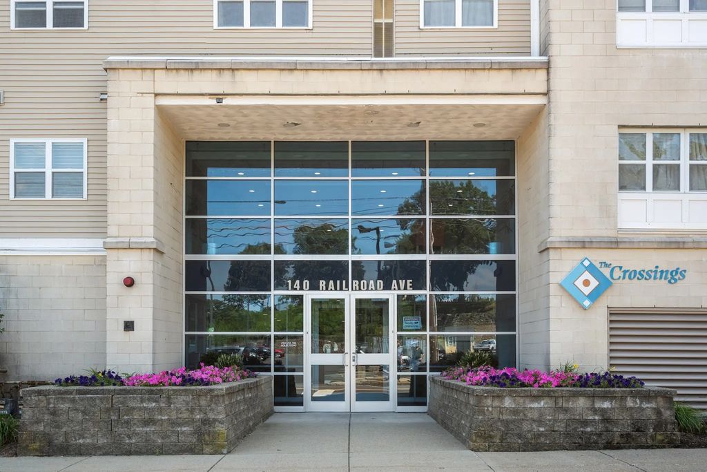 140 Railroad Avenue #b309, Norwood