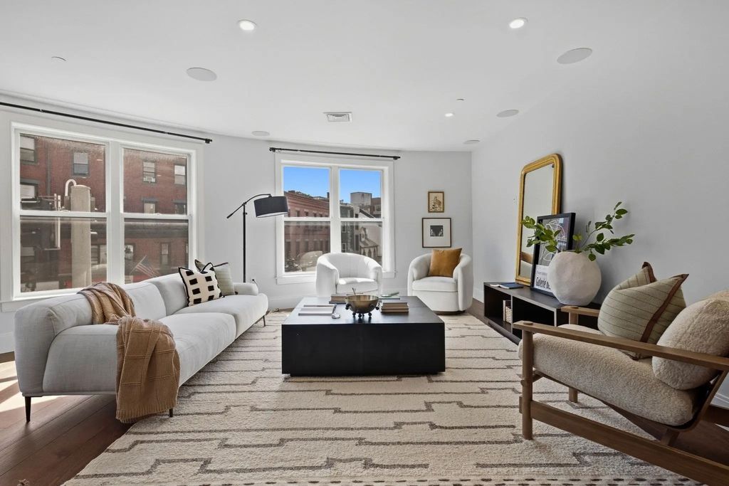 480 W Broadway #104, Boston