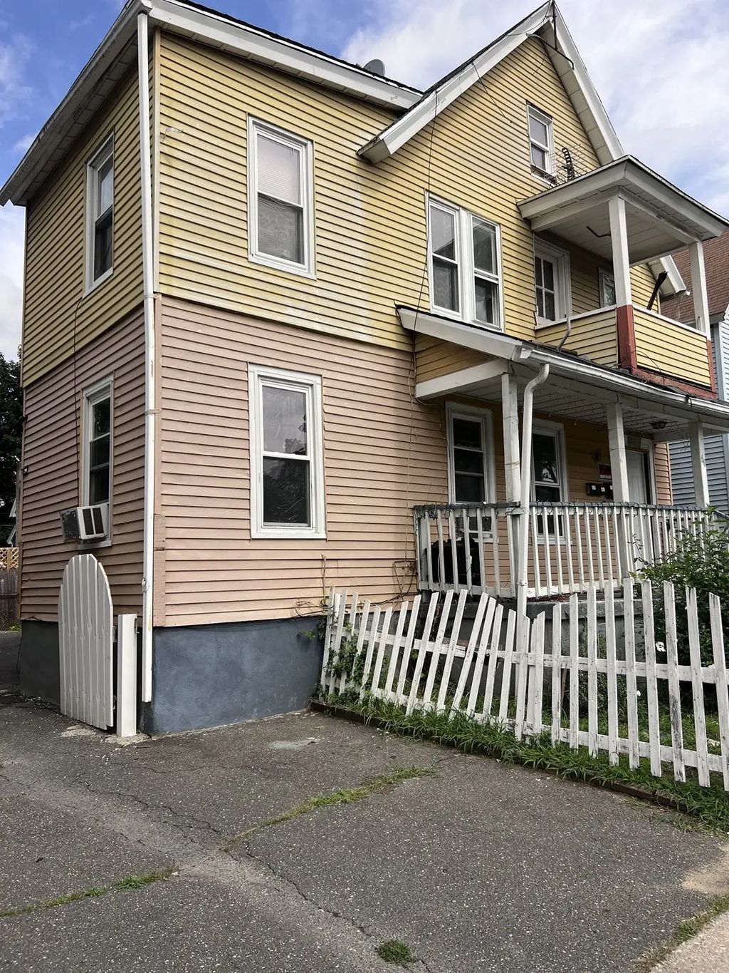 60 Montmorenci St., Springfield