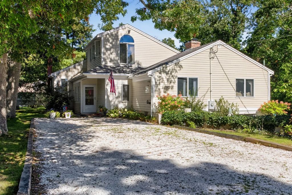 15 Atkinson Rd, Falmouth