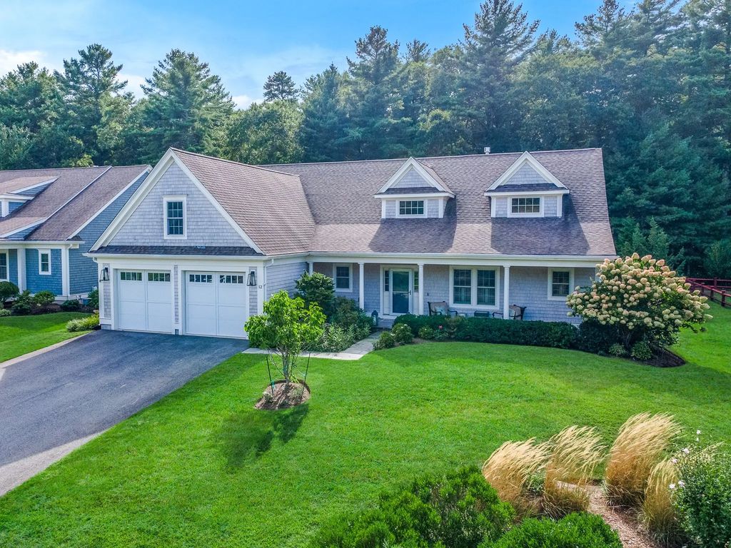 12 Fieldstone Dr, Mattapoisett